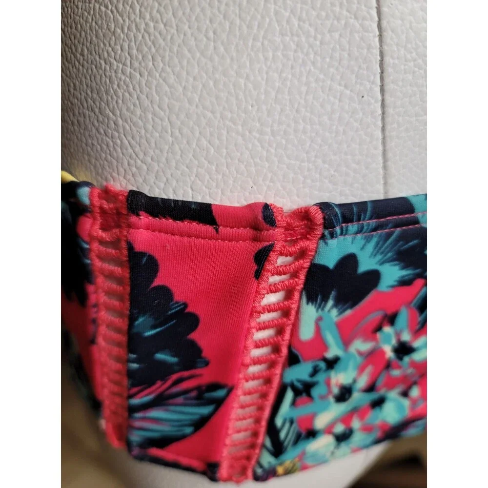 Roxy bikini, new, top sz large, bottom sz medium